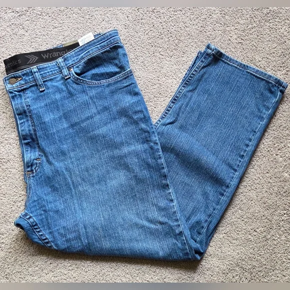 Wrangler Authentics Men's Regular Fit Comfort Flex Waist Denim Jeans, Size 46x30 - Picture 1 of 8